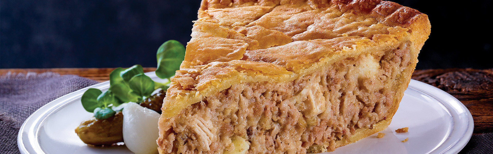 Pâté à la viande du Lac St‑Jean (275 g) — Plaisirs Gastronomiques Pâté à la viande du Lac St‑Jean (275 g) — Plaisirs Gastronomiques